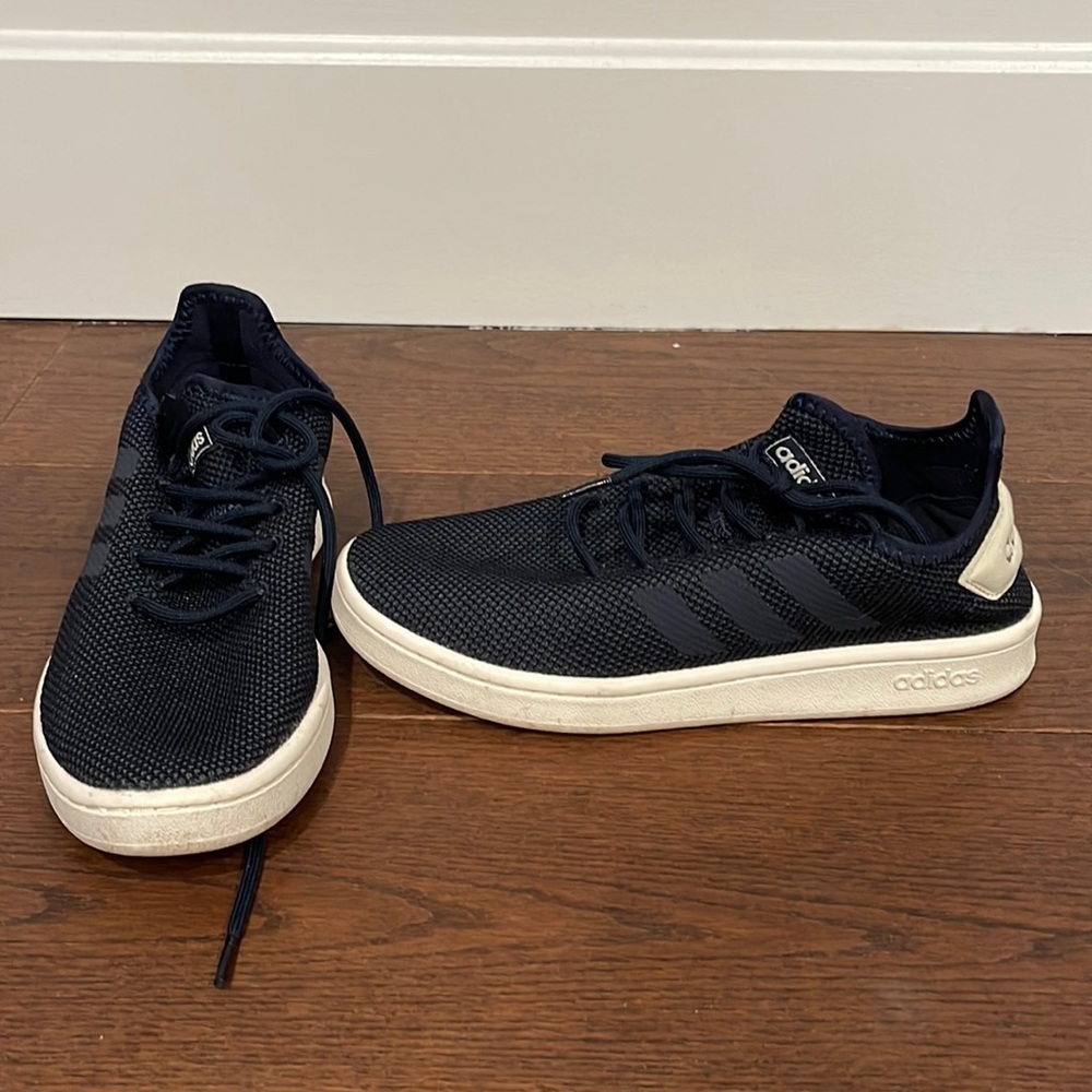 Adidas Women’s Navy Sneakers Size 8